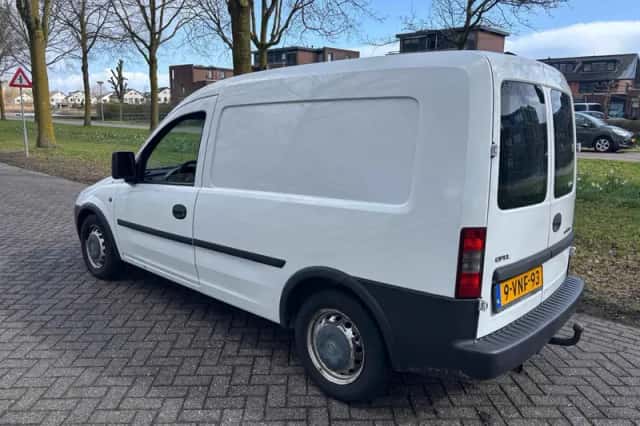 Opel Combo (2011) thumbnail 3