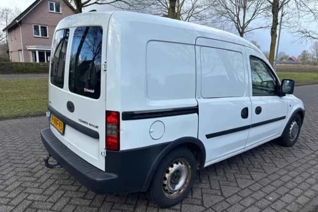 Opel Combo (2011) thumbnail 4