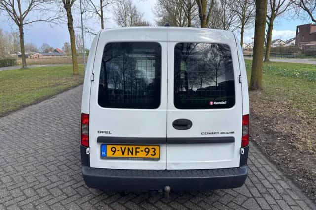 Opel Combo (2011) thumbnail 6