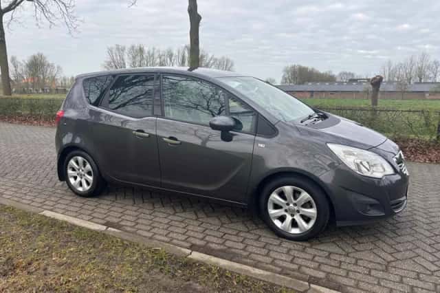 Opel Meriva (2011) thumbnail 2