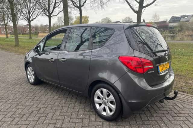 Opel Meriva (2011) thumbnail 3
