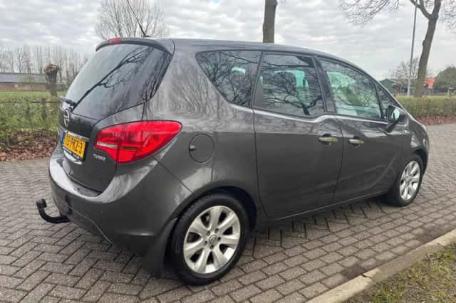 Opel Meriva (2011) thumbnail 4