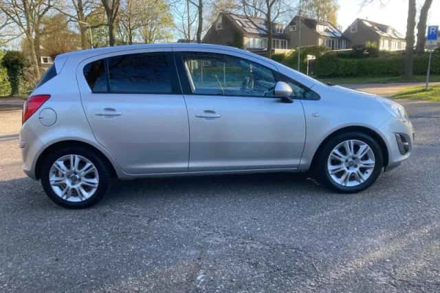 Opel Corsa (2011) thumbnail 6