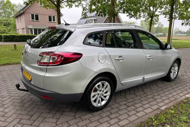 Renault Mégane (2013) thumbnail 4