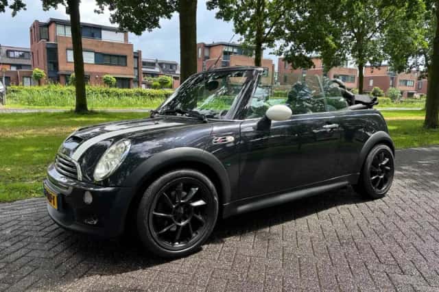 MINI Cooper (2006) thumbnail 1