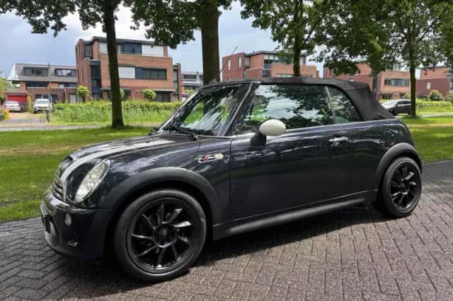 MINI Cooper (2006) thumbnail 2