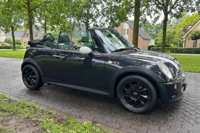MINI Cooper (2006) thumbnail 3