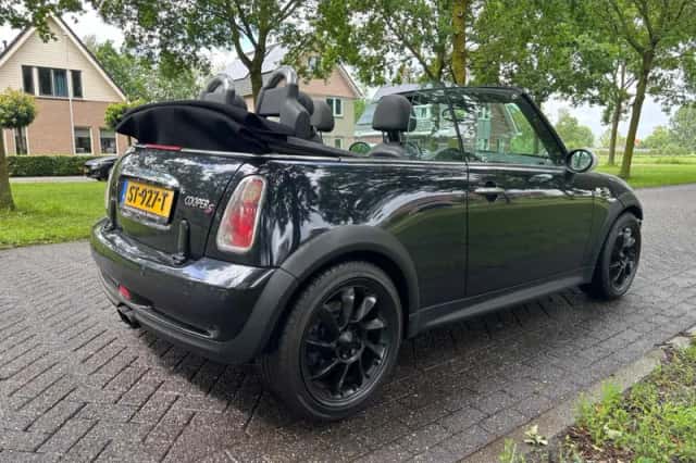 MINI Cooper (2006) thumbnail 5