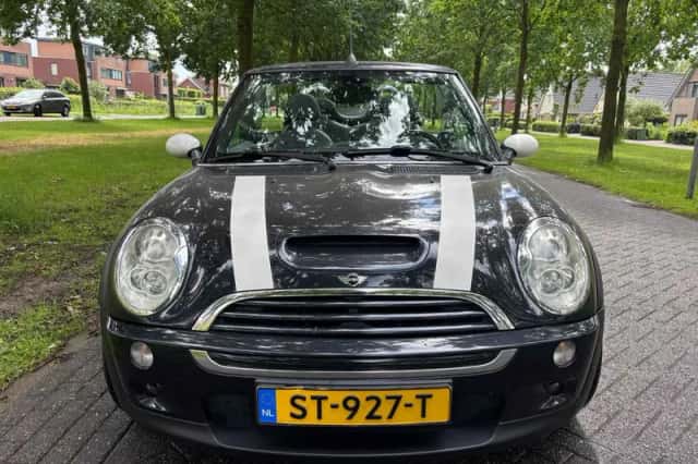 MINI Cooper (2006) thumbnail 6