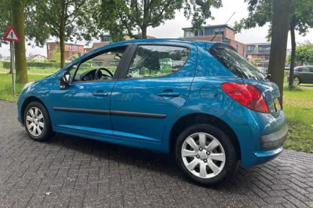 Peugeot 207 (2008) thumbnail 3