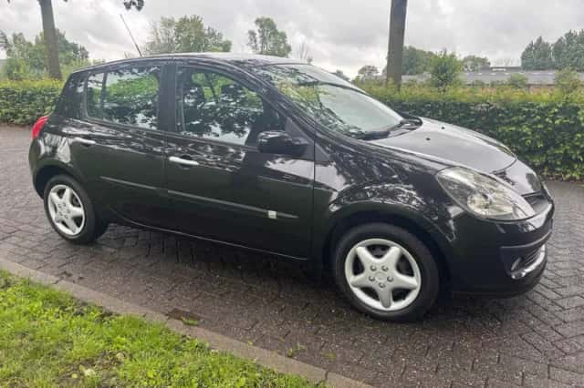 Renault Clio (2006) thumbnail 2