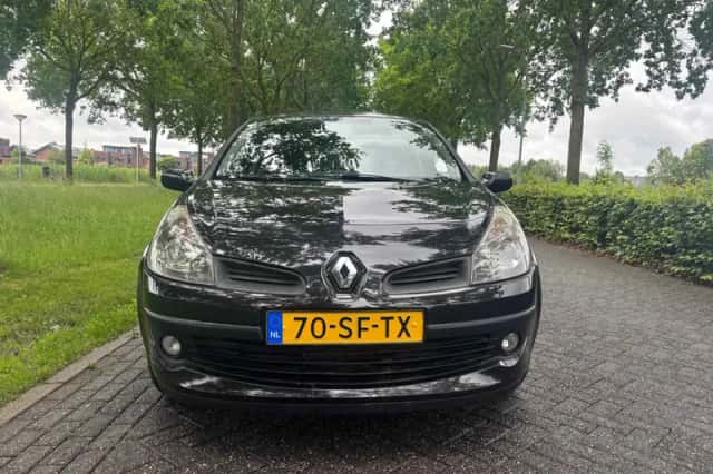 Renault Clio (2006) thumbnail 5