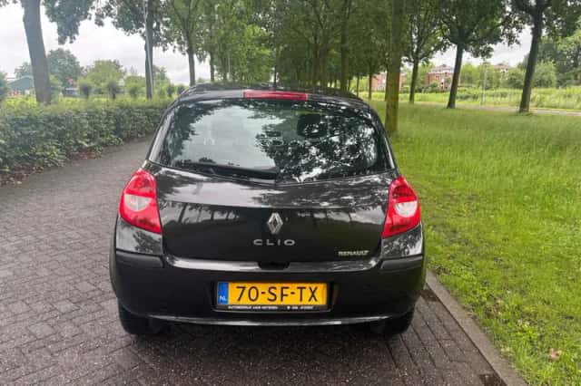 Renault Clio (2006) thumbnail 6
