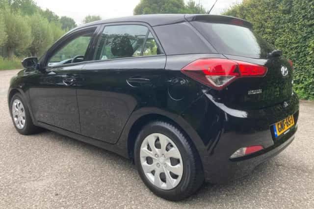 Hyundai i20 (2016) thumbnail 3