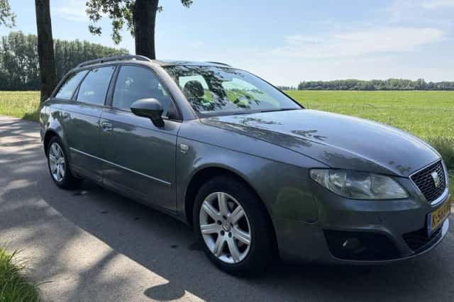 SEAT Exeo (2012) thumbnail 2