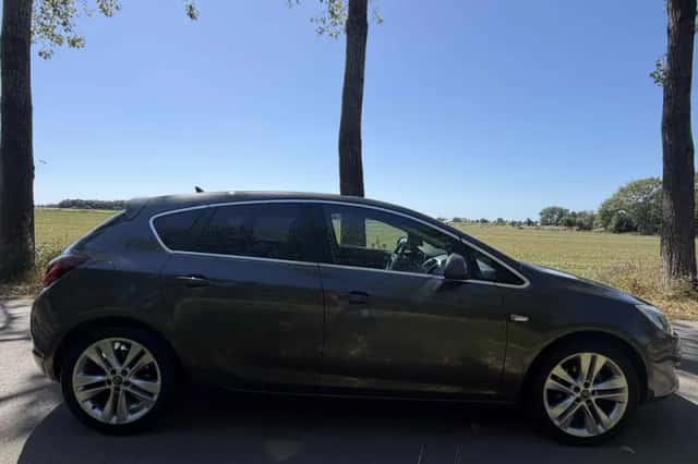 Opel Astra (2011) thumbnail 4