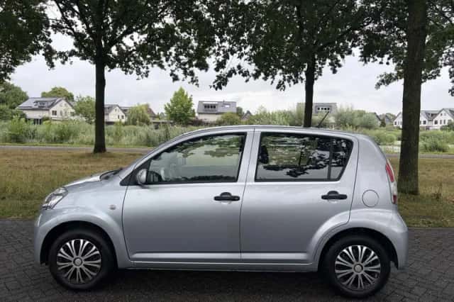 Daihatsu Sirion (2005) thumbnail 5