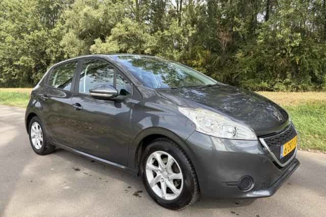 Peugeot 208 (2014) thumbnail 2