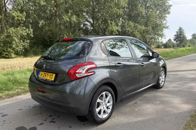 Peugeot 208 (2014) thumbnail 4