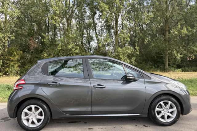 Peugeot 208 (2014) thumbnail 6