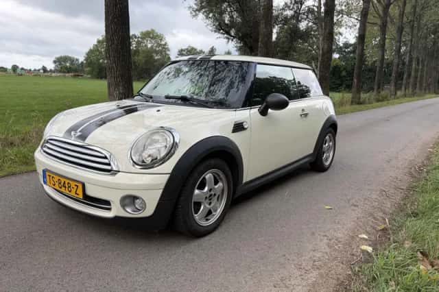 MINI Cooper (2008) thumbnail 1