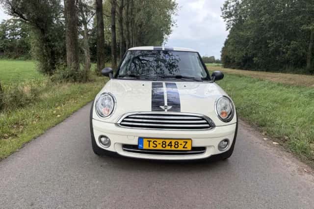MINI Cooper (2008) thumbnail 6