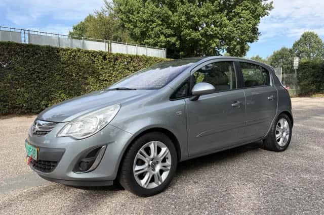 Opel Corsa (2011) thumbnail 1