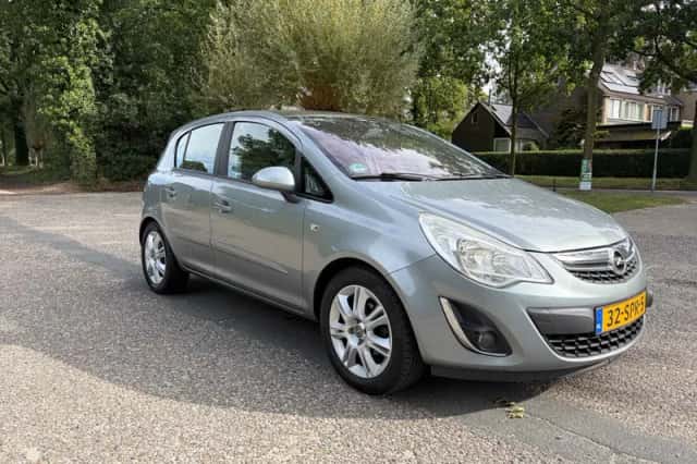 Opel Corsa (2011) thumbnail 2