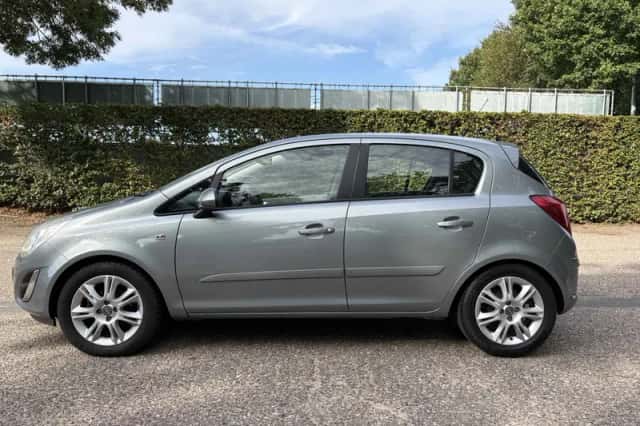 Opel Corsa (2011) thumbnail 3