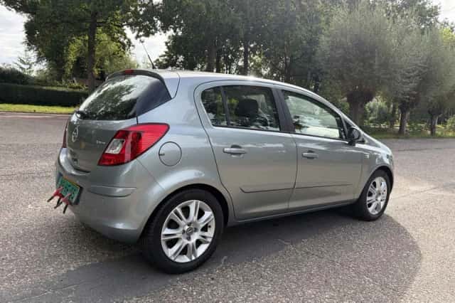 Opel Corsa (2011) thumbnail 6