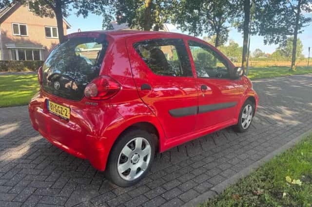 Toyota Aygo (2008) thumbnail 4