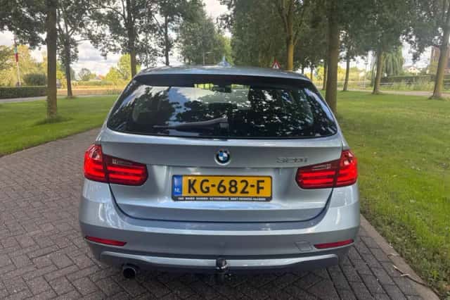 BMW 3-Serie (2013) thumbnail 6