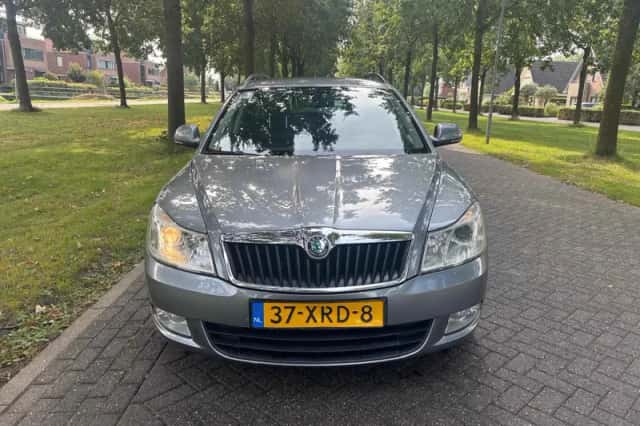 Škoda Octavia (2012) thumbnail 5