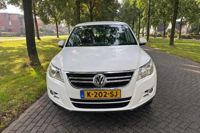 Volkswagen Tiguan (2009) thumbnail 5