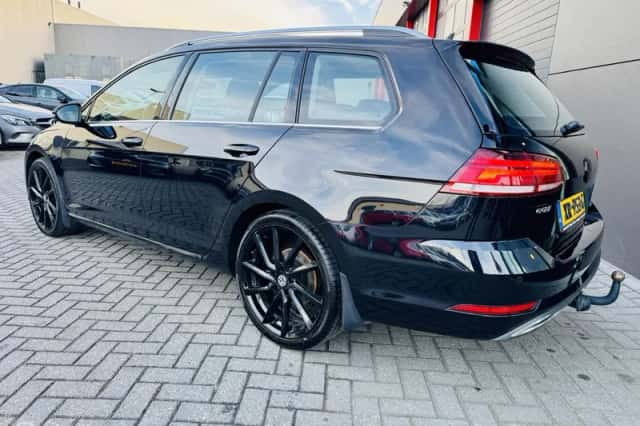 Volkswagen Golf (2019) thumbnail 5