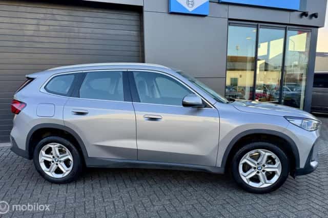 BMW X1 (2023) thumbnail 3