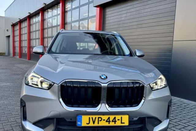 BMW X1 (2023) thumbnail 4