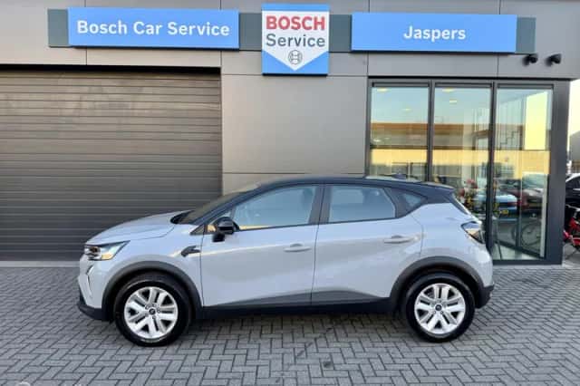 Renault Captur (2025) thumbnail 2