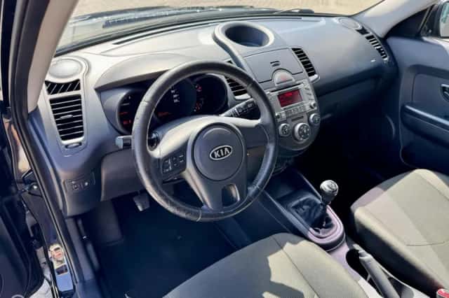 Kia Soul (2009) thumbnail 6