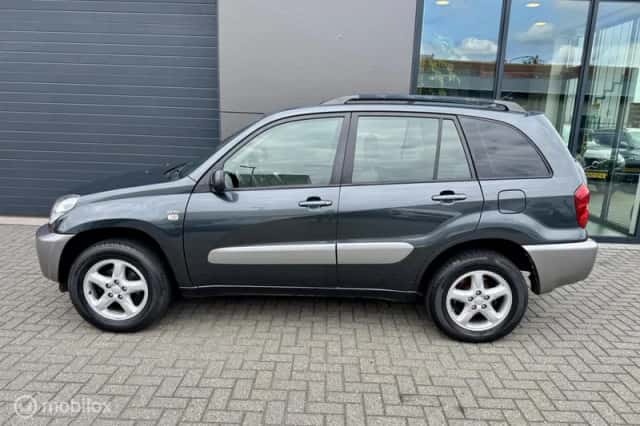 Toyota RAV4 (2005) thumbnail 4