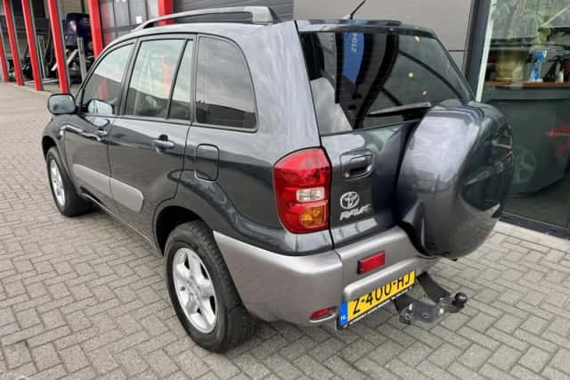 Toyota RAV4 (2005) thumbnail 5