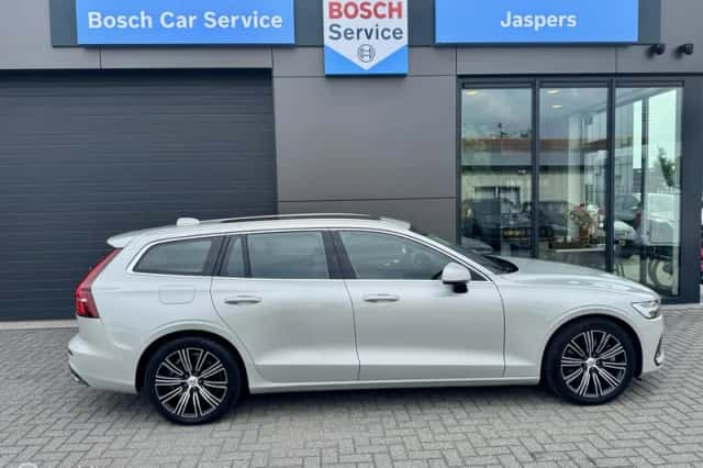 Volvo V60 (2019) thumbnail 3