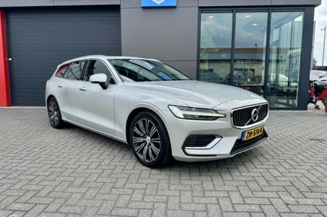 Volvo V60 (2019) thumbnail 4