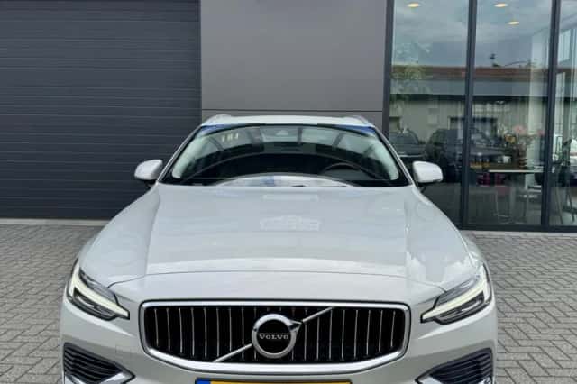 Volvo V60 (2019) thumbnail 5