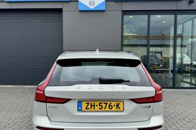 Volvo V60 (2019) thumbnail 6