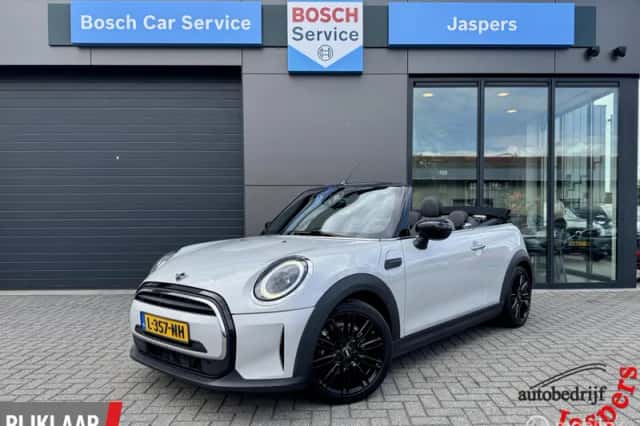 MINI Cabrio (2021) thumbnail 1