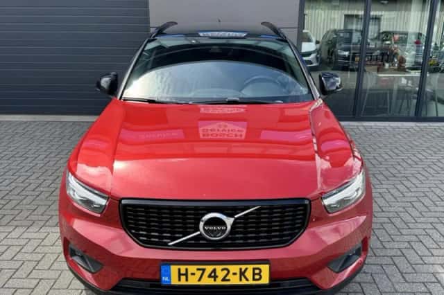 Volvo XC40 (2020) thumbnail 2