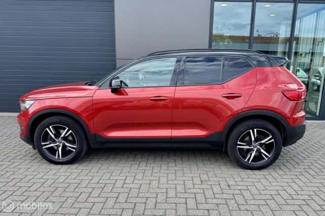 Volvo XC40 (2020) thumbnail 3