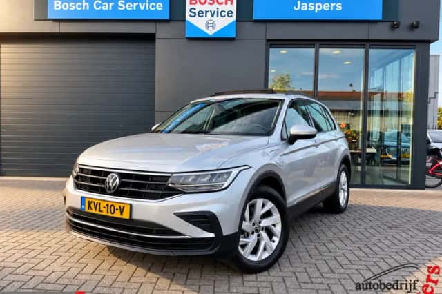 Volkswagen Tiguan (2024) thumbnail 1