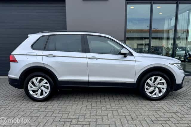 Volkswagen Tiguan (2024) thumbnail 4